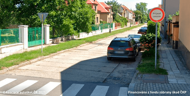 Může řidič projet úsekem označeným vyobrazenou dopravní značkou "Jiný zákaz",když si chce zkrátit cestu nebo objet komplikovanou dopravní situaci?